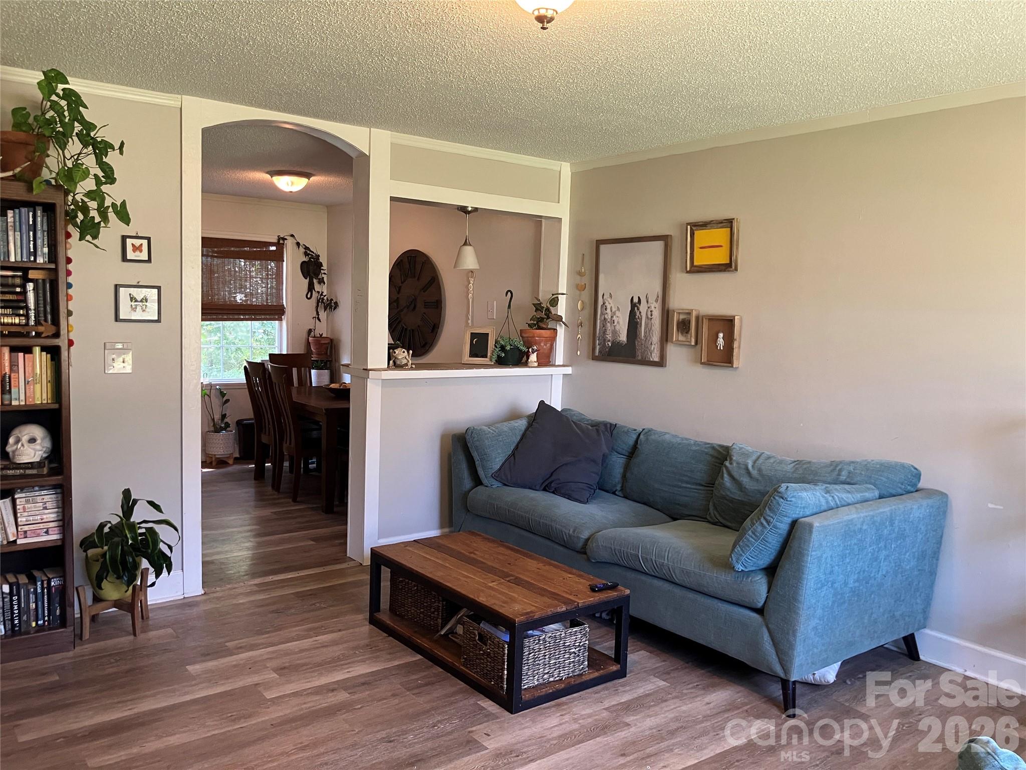 271 Weaver Way Property Photo 7