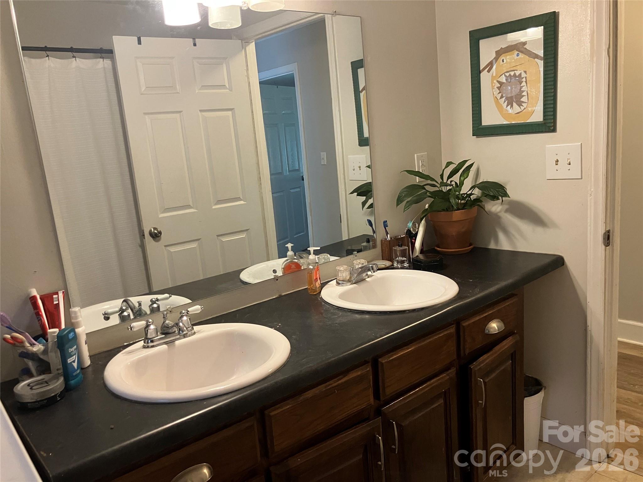 271 Weaver Way Property Photo 13
