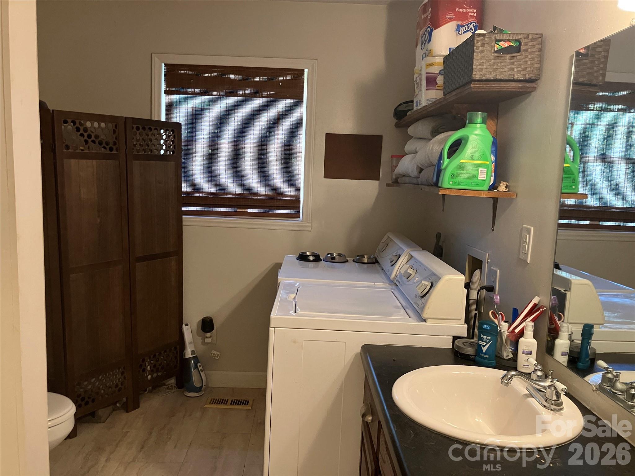 271 Weaver Way Property Photo 14