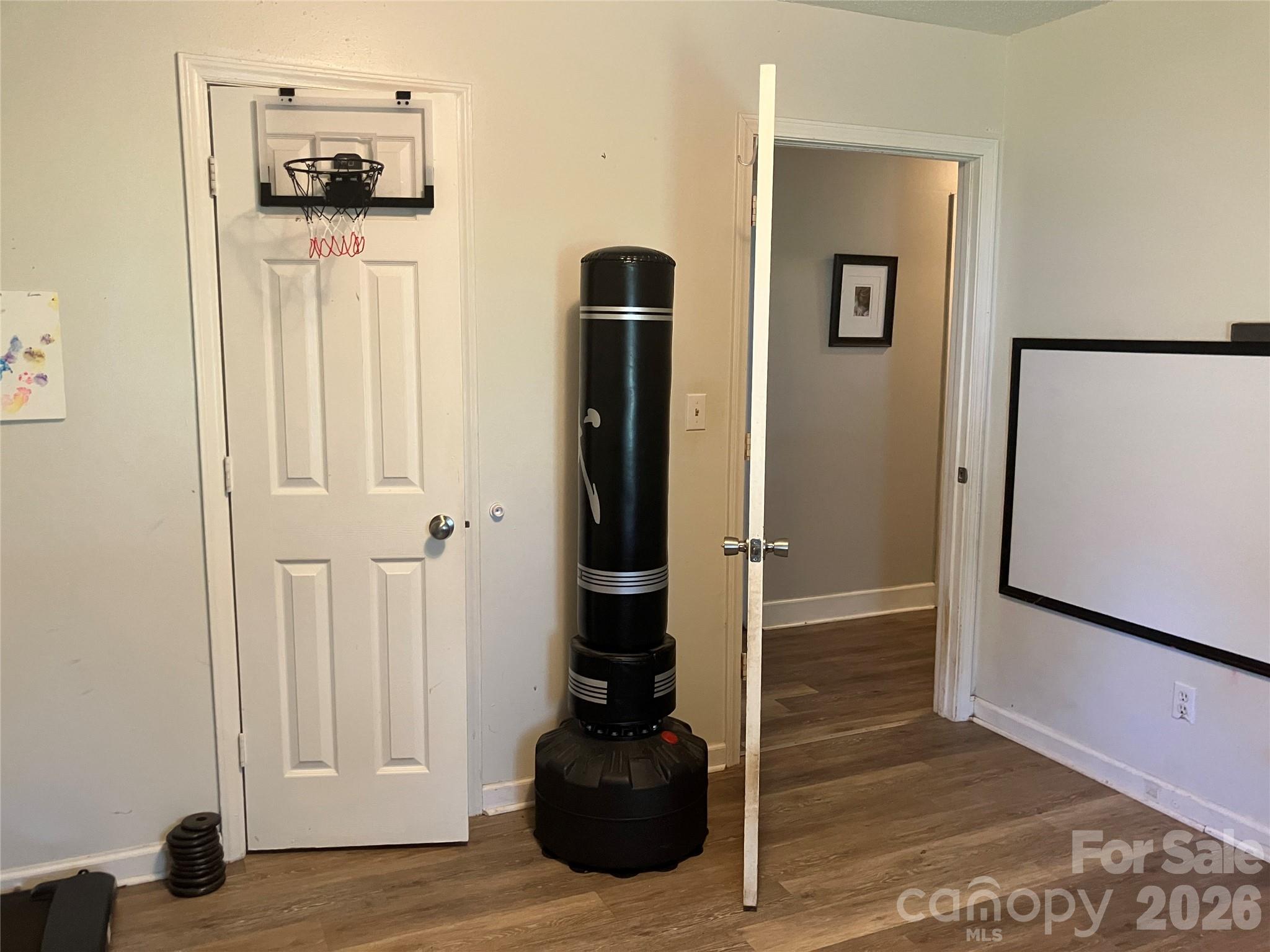 271 Weaver Way Property Photo 18