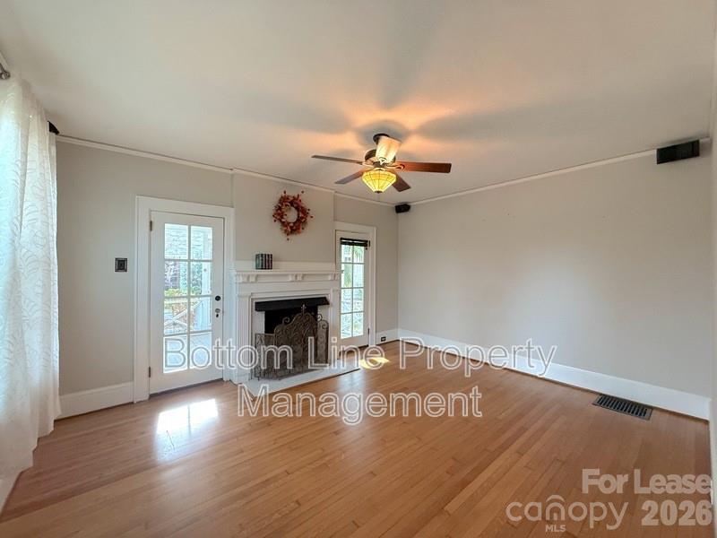 613 S York Street Property Photo 5