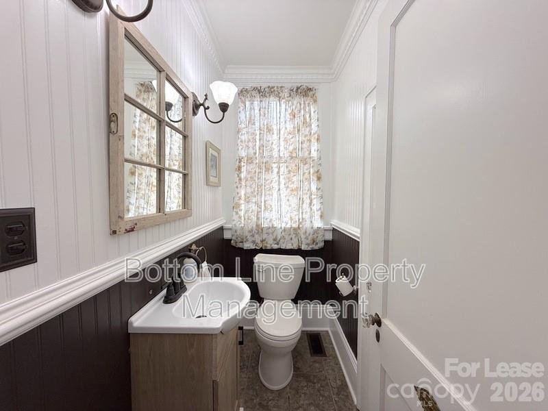 613 S York Street Property Photo 14