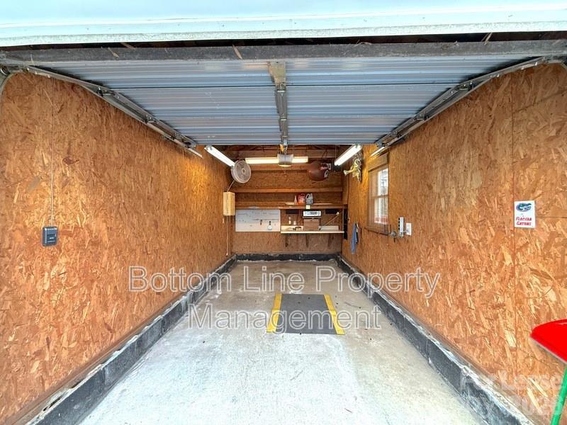 613 S York Street Property Photo 31