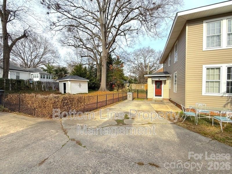 613 S York Street Property Photo 33