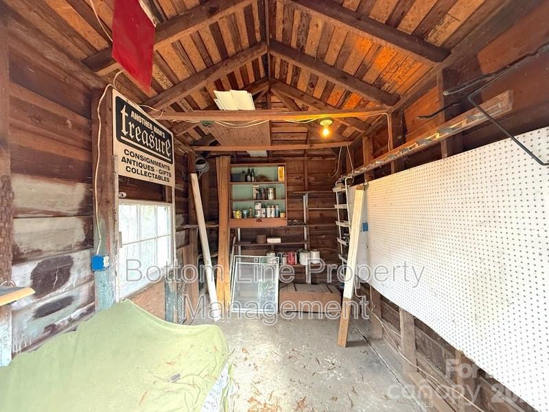 613 S York Street Property Photo 34