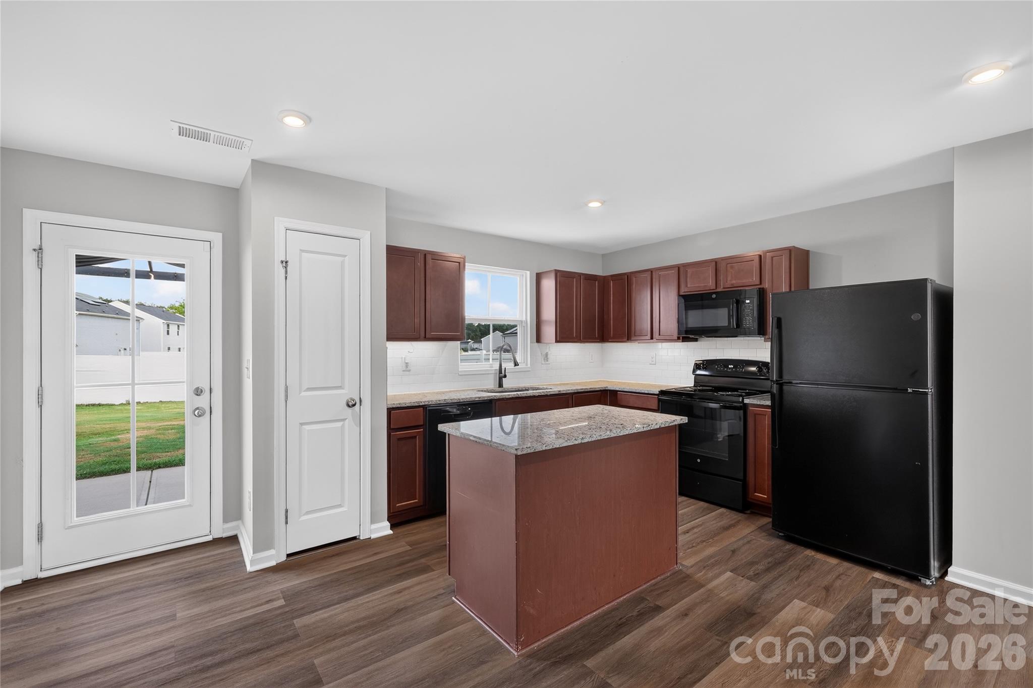 5812 Camp Court Property Photo 6