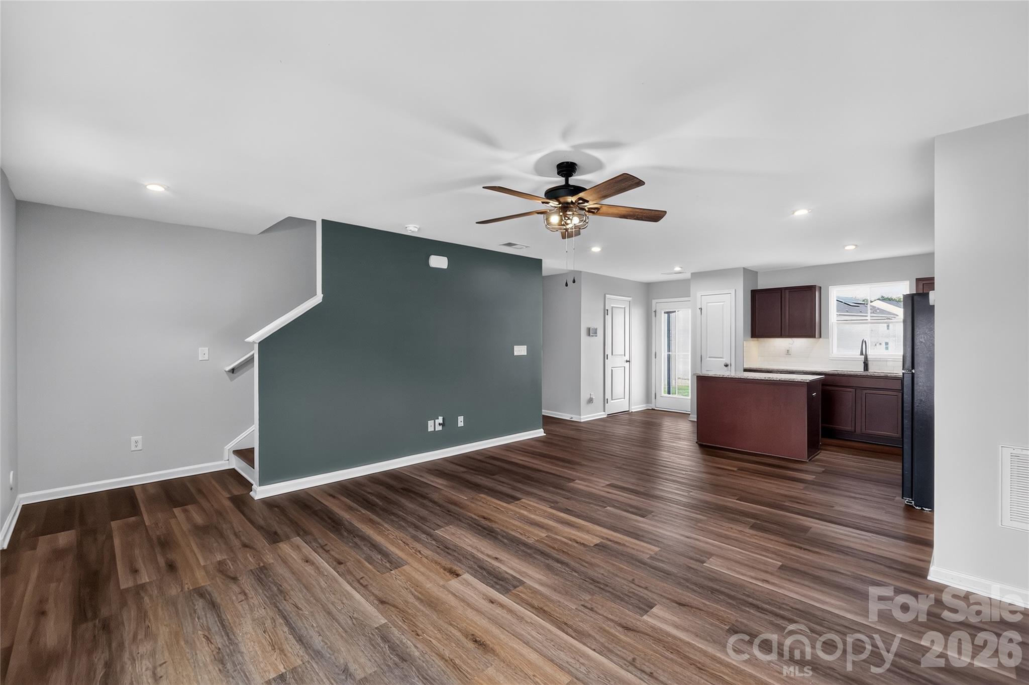 5812 Camp Court Property Photo 7