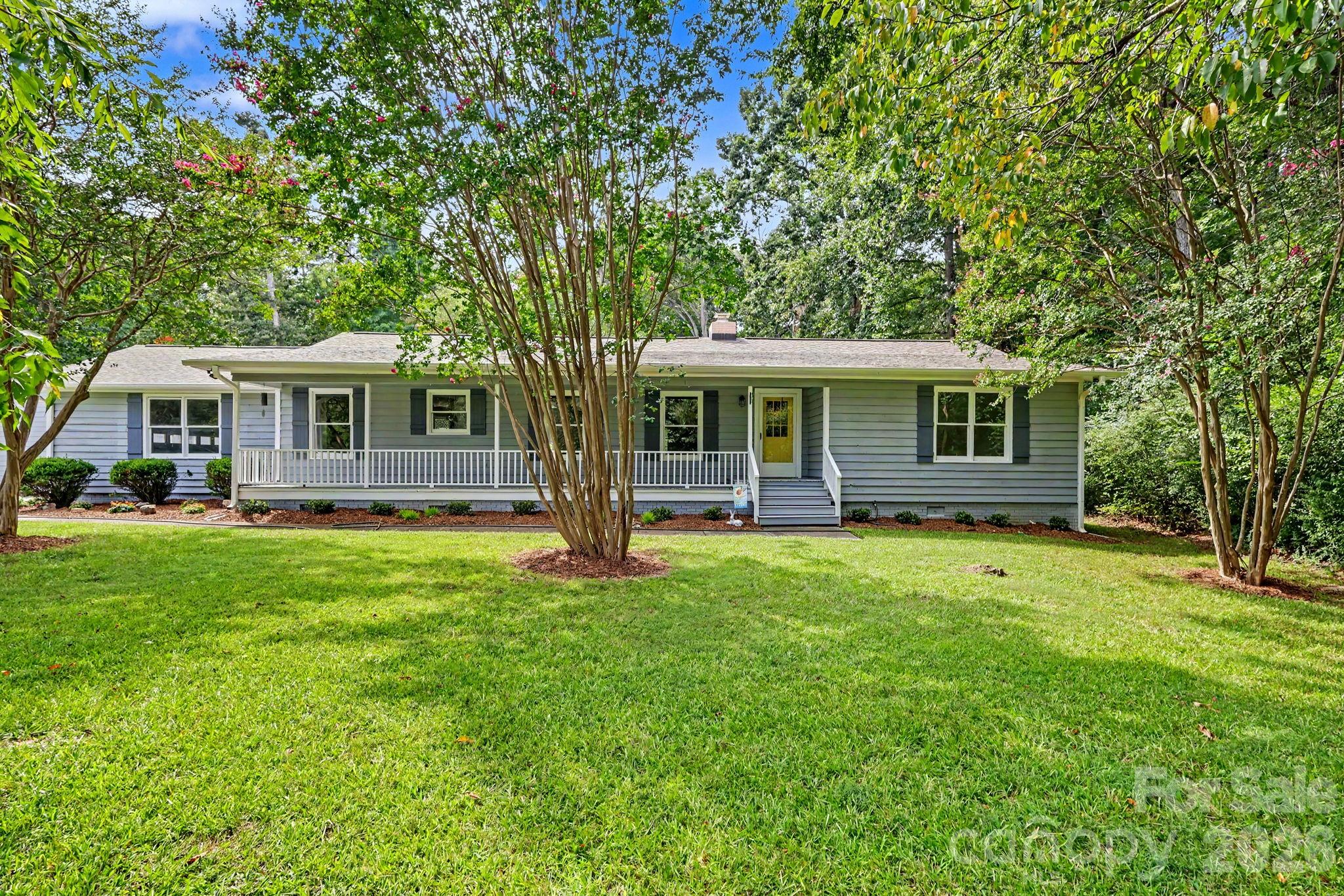 3201 Fairforest Drive Property Photo 3