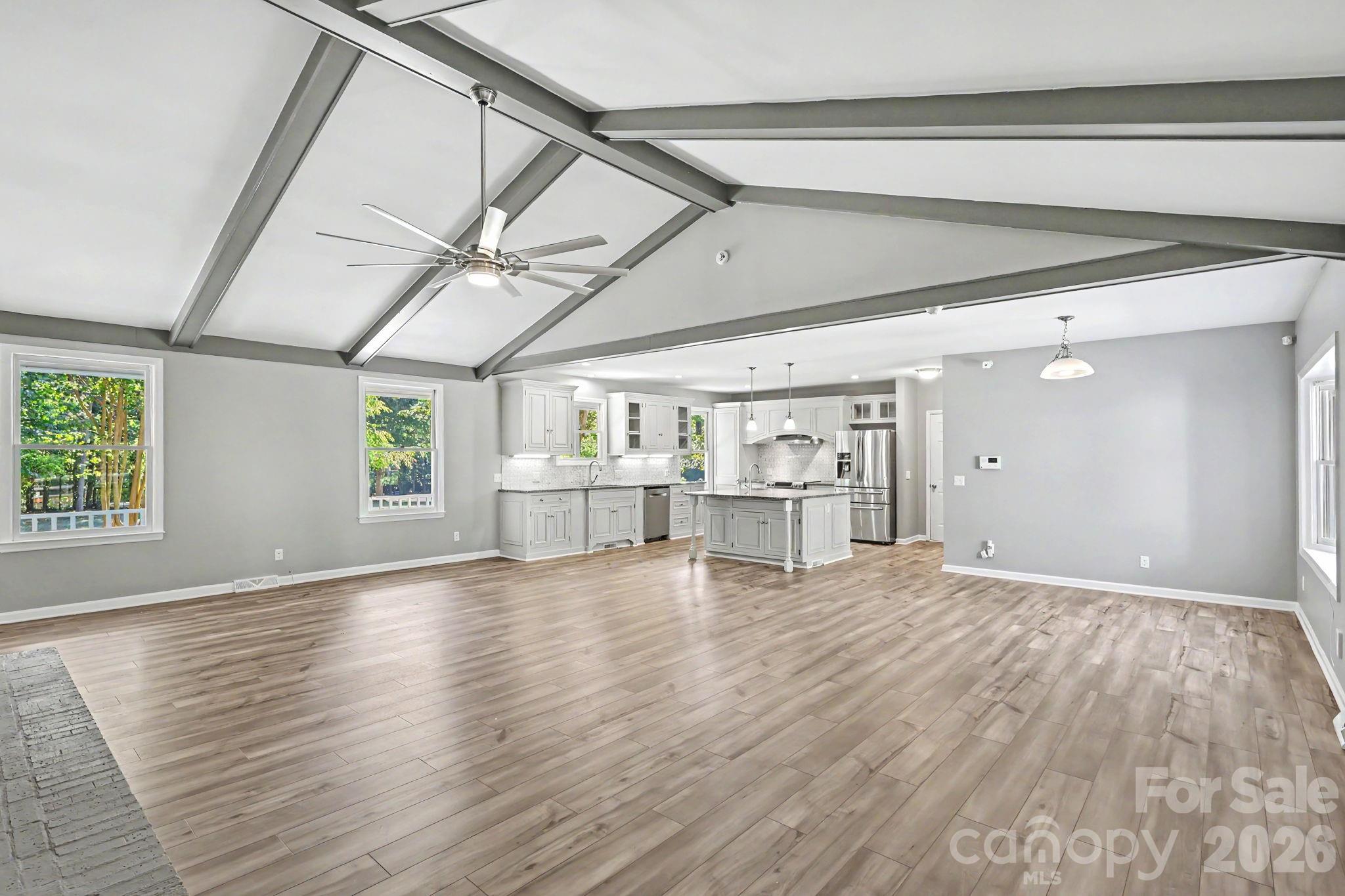 3201 Fairforest Drive Property Photo 5