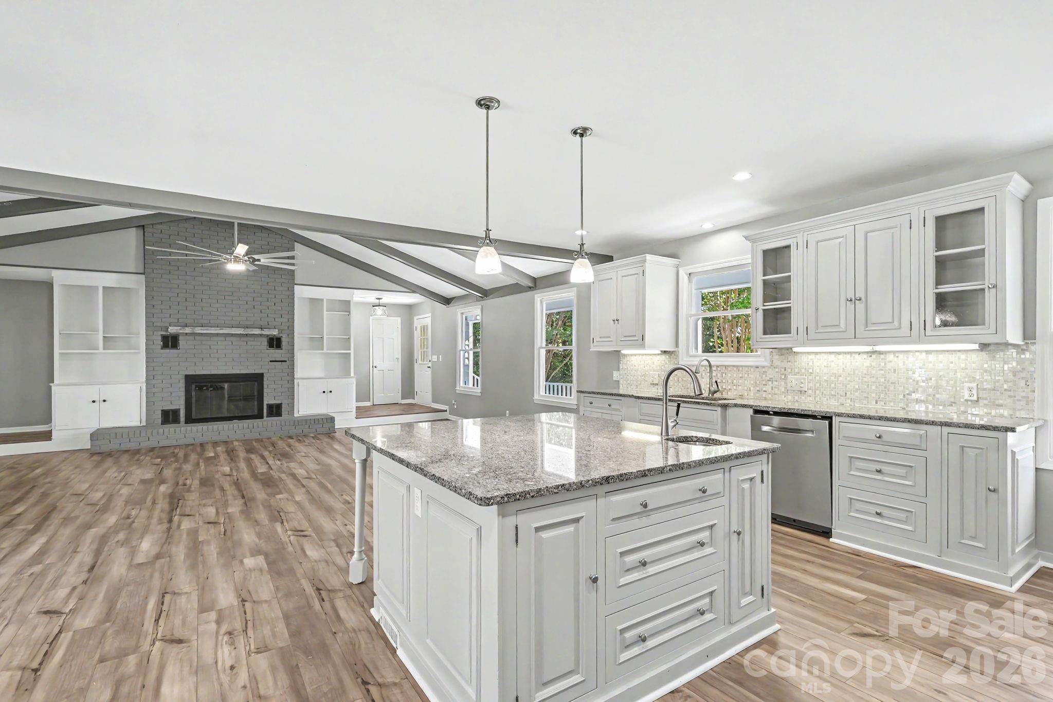 3201 Fairforest Drive Property Photo 8