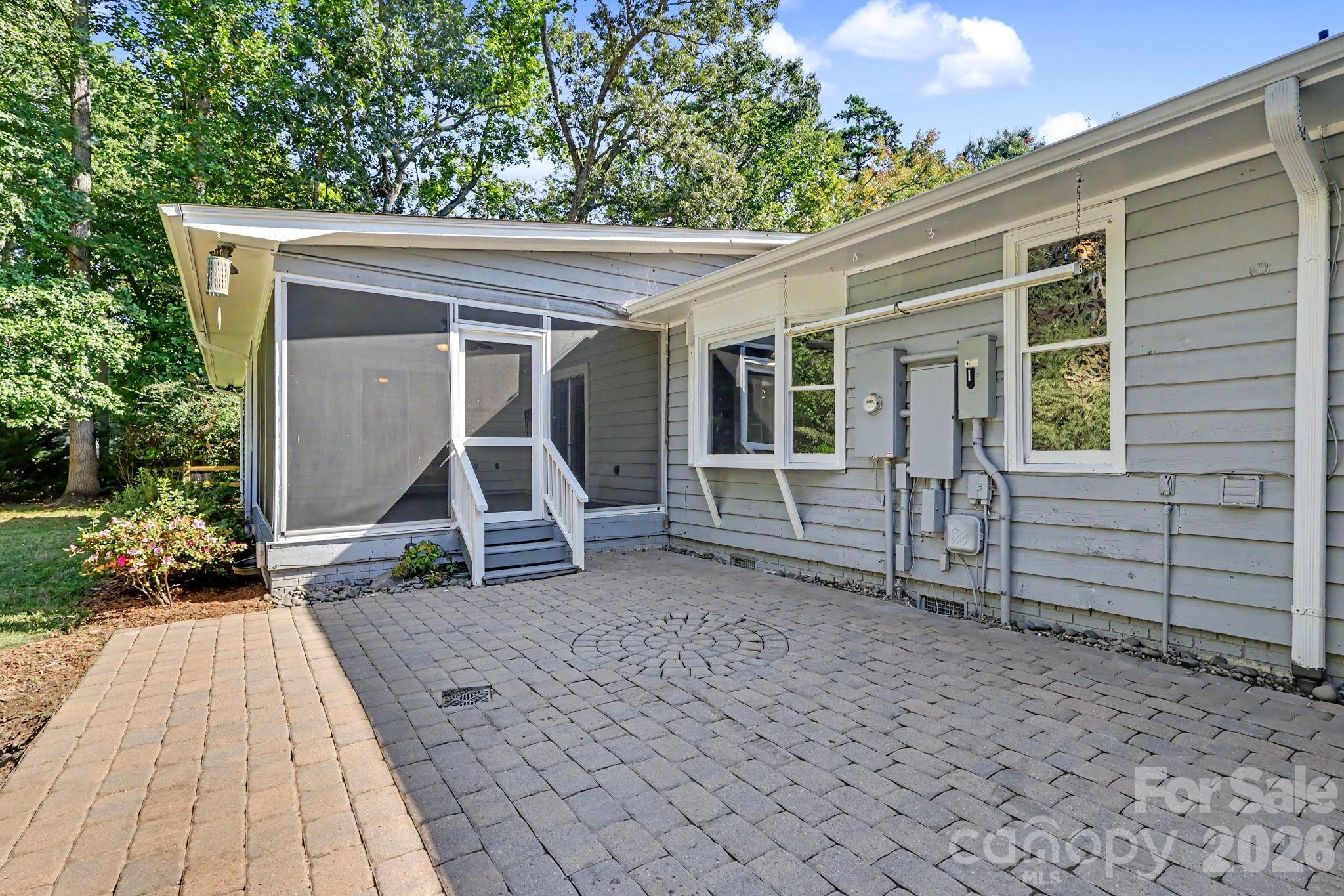 3201 Fairforest Drive Property Photo 18