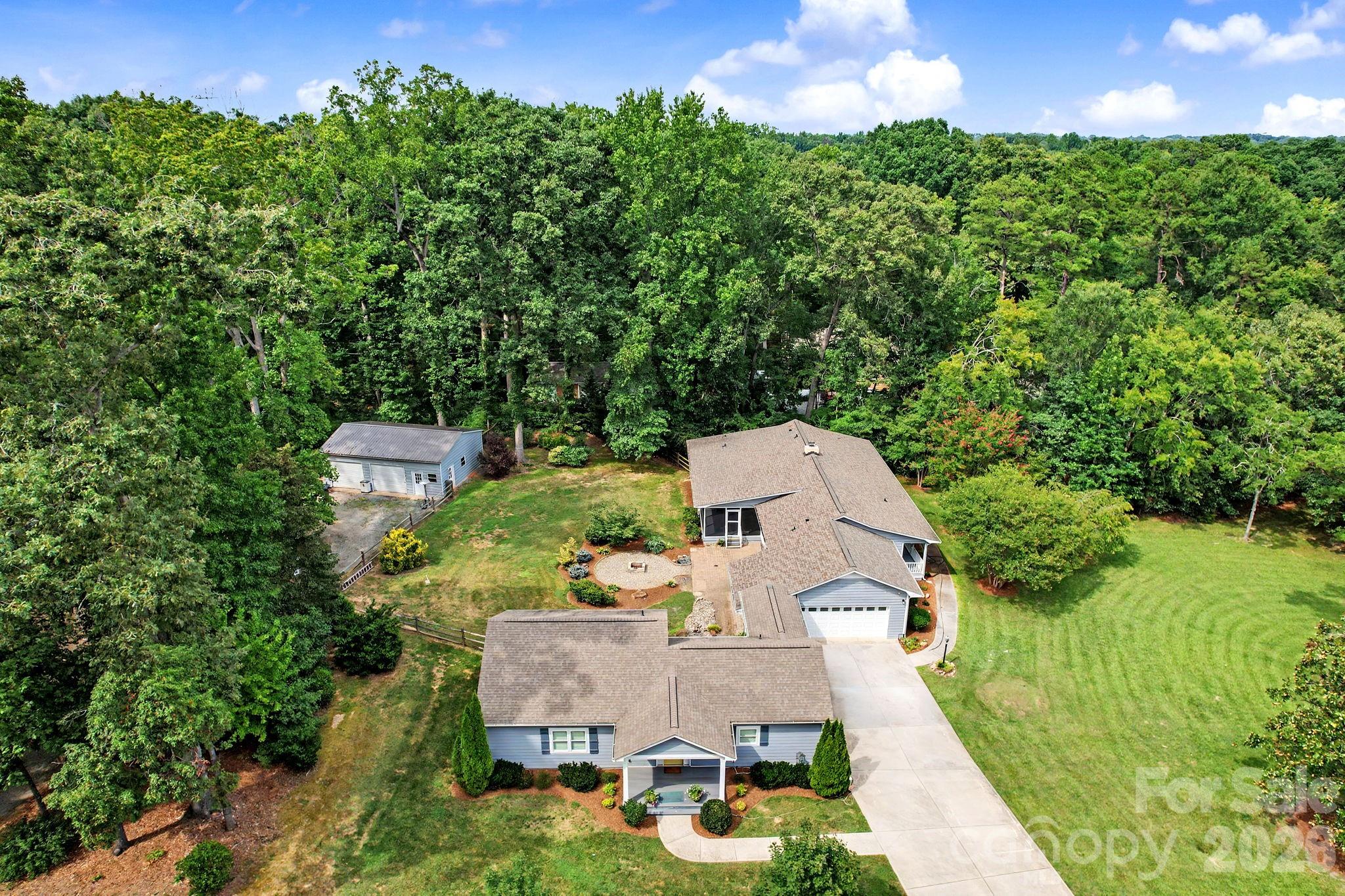 3201 Fairforest Drive Property Photo 29