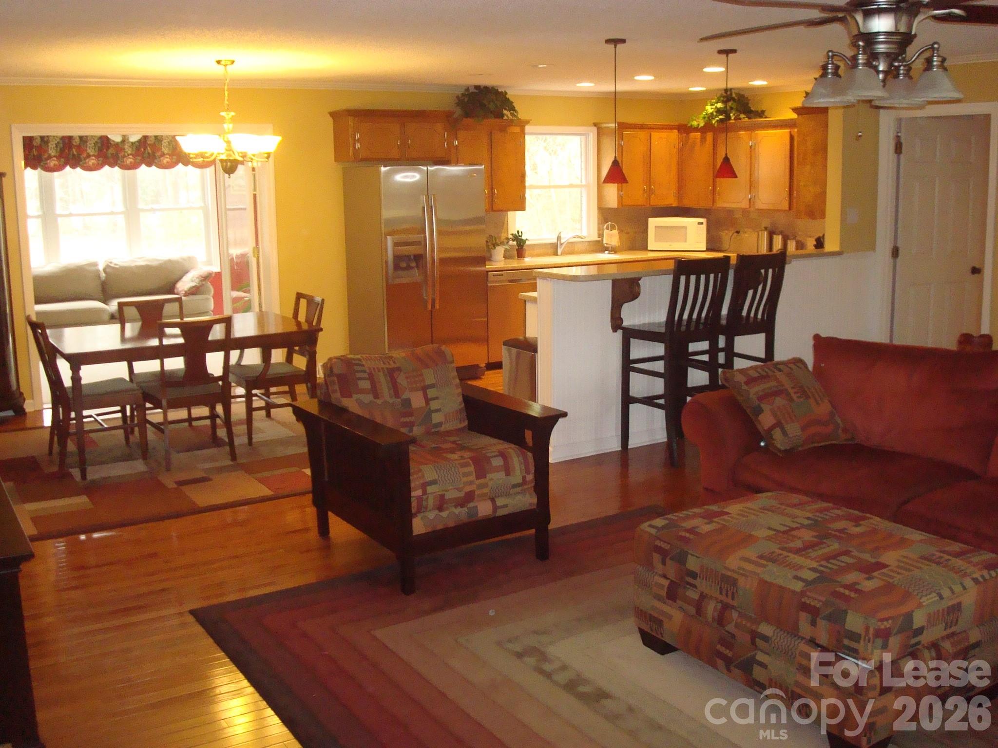 10115 Elmsbrook Lane Property Photo 4