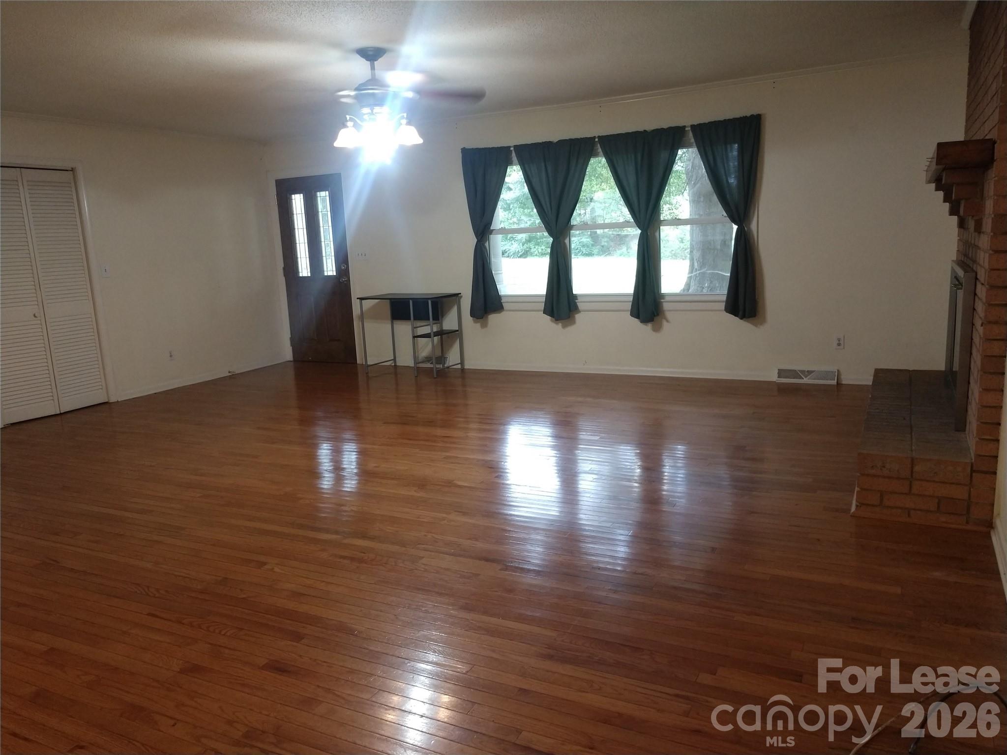 10115 Elmsbrook Lane Property Photo 6