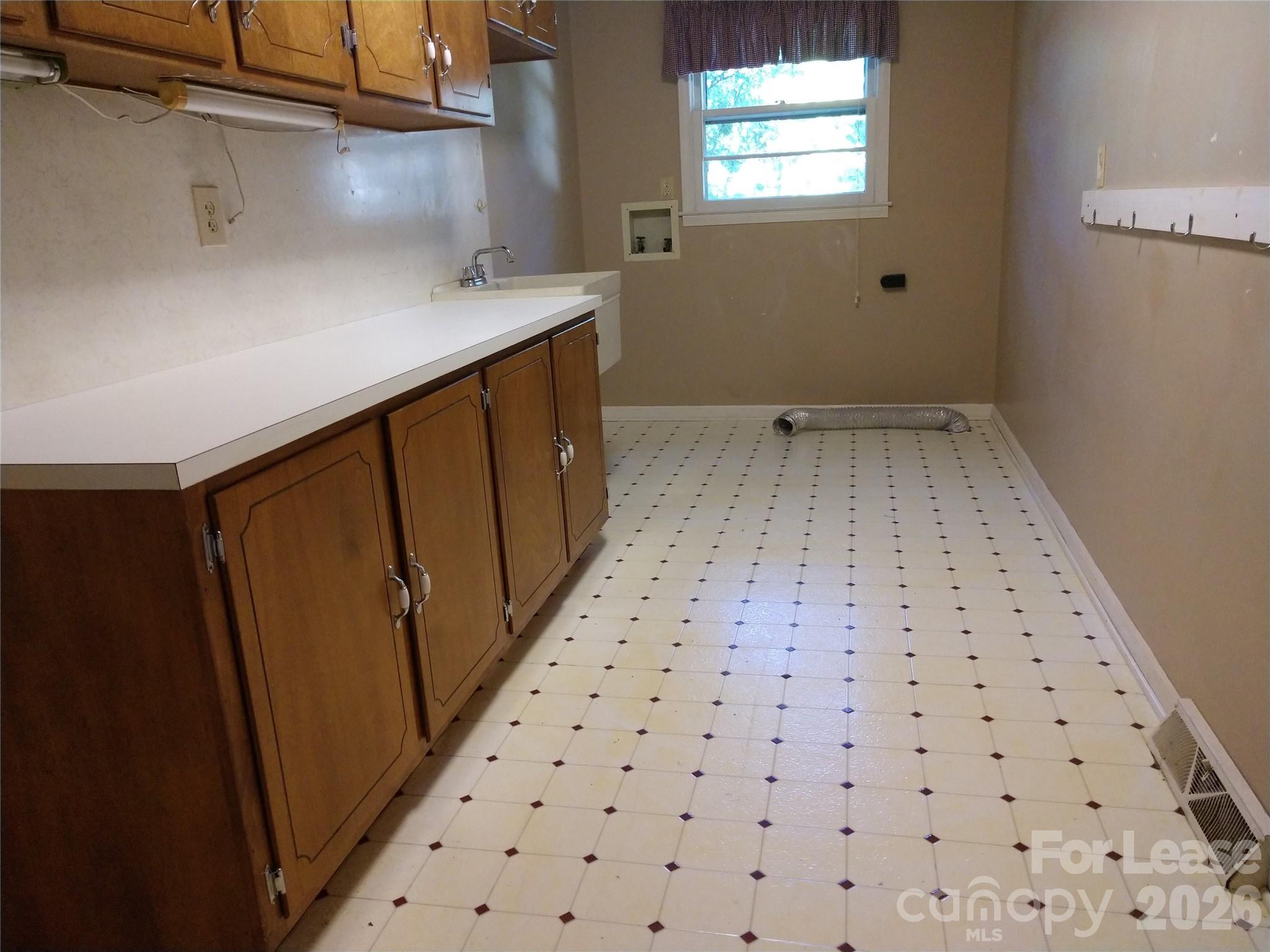 10115 Elmsbrook Lane Property Photo 16