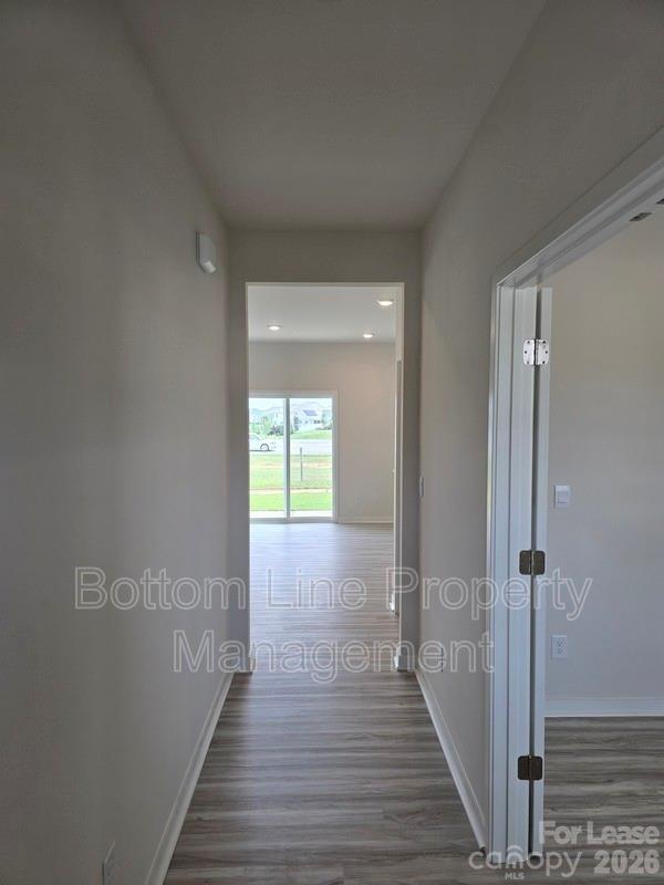 549 Blackpool Court Property Photo 4