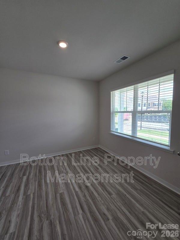 549 Blackpool Court Property Photo 5