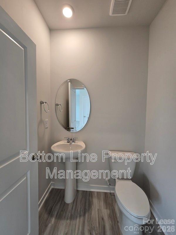 549 Blackpool Court Property Photo 16