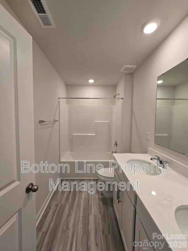 549 Blackpool Court Property Photo 35