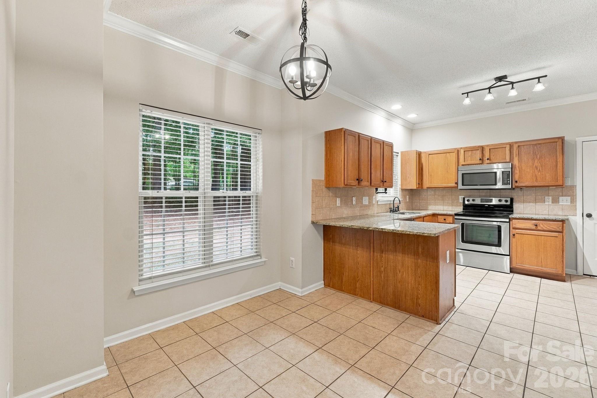 12806 English Walnut Lane Property Photo 8