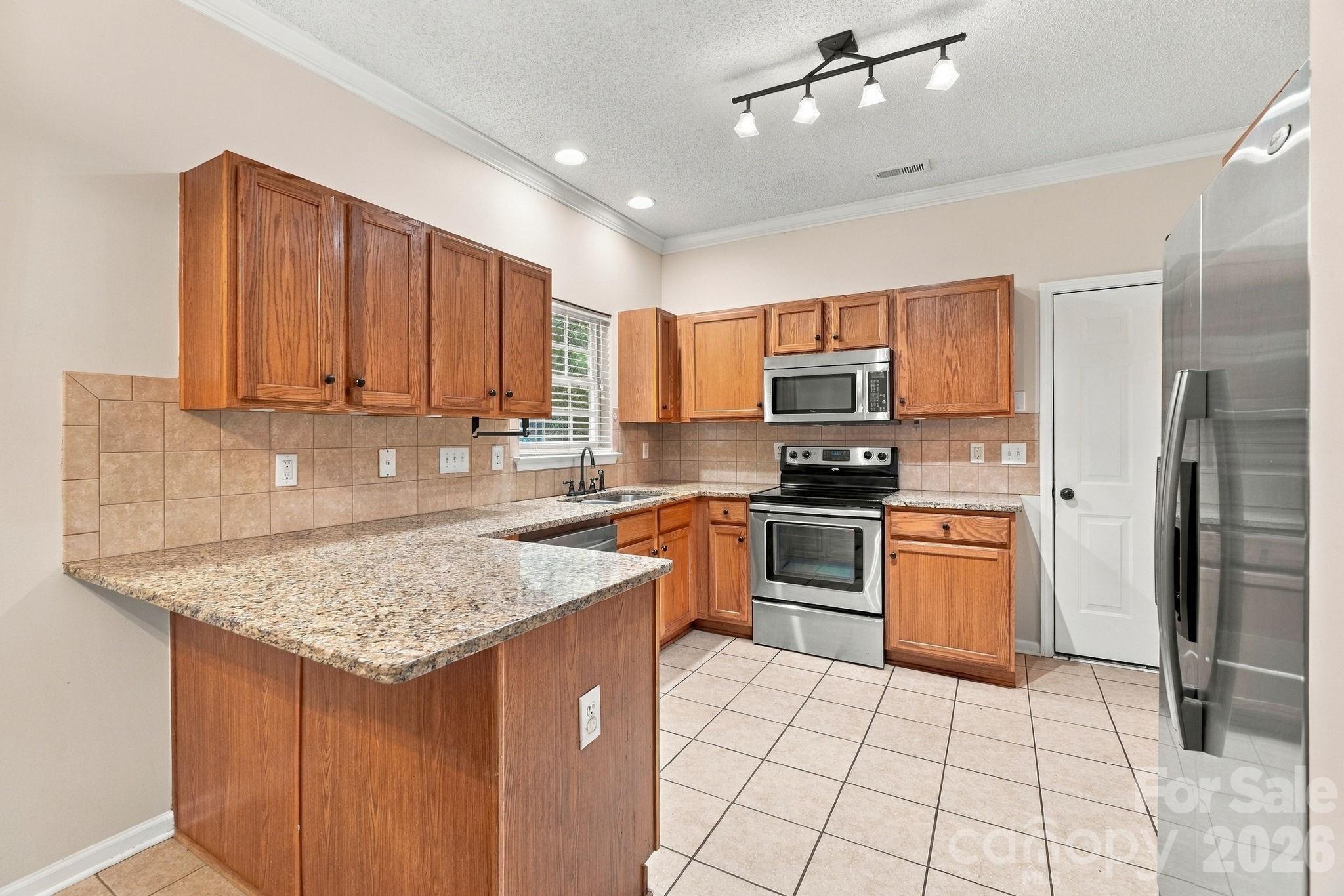12806 English Walnut Lane Property Photo 9