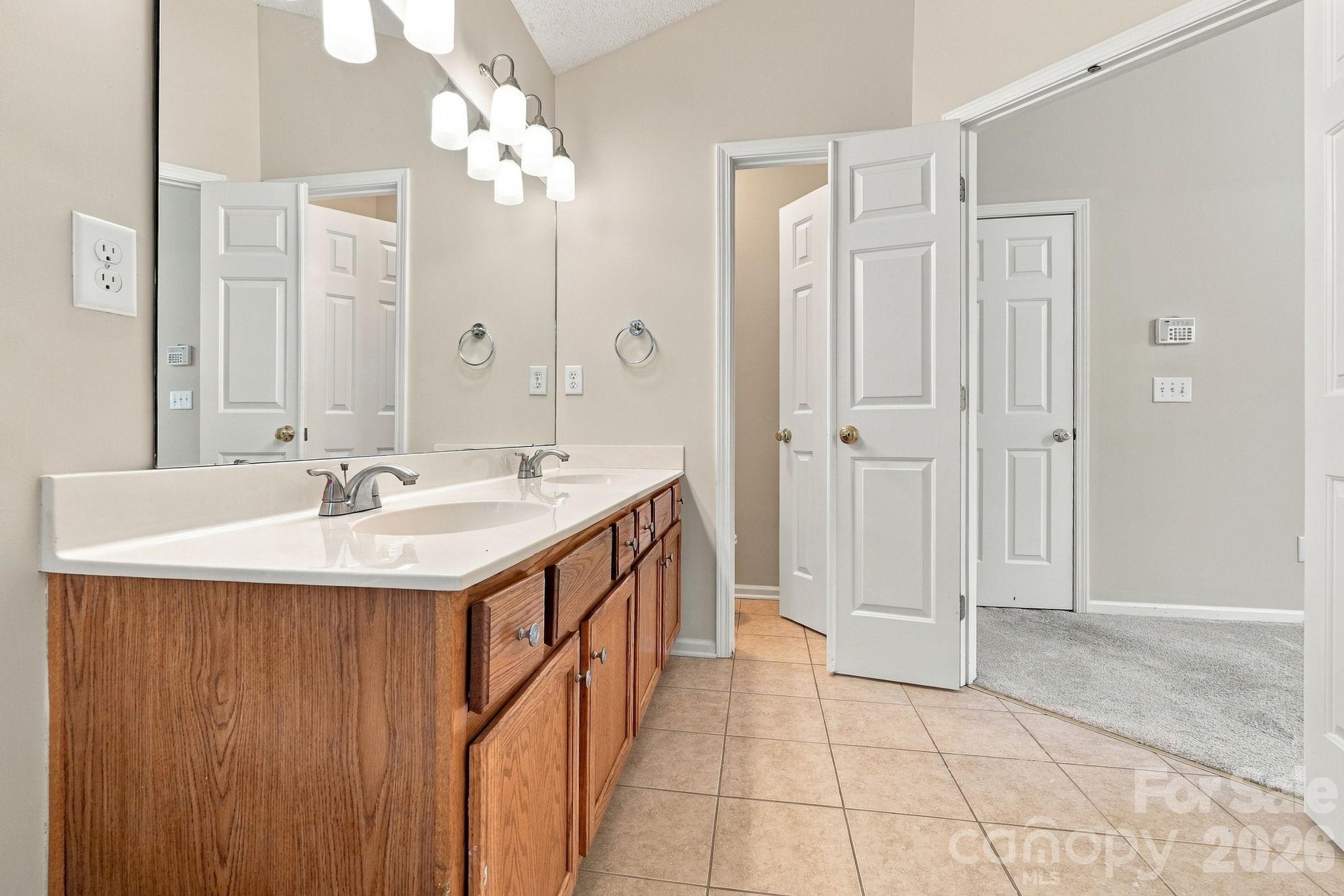 12806 English Walnut Lane Property Photo 17