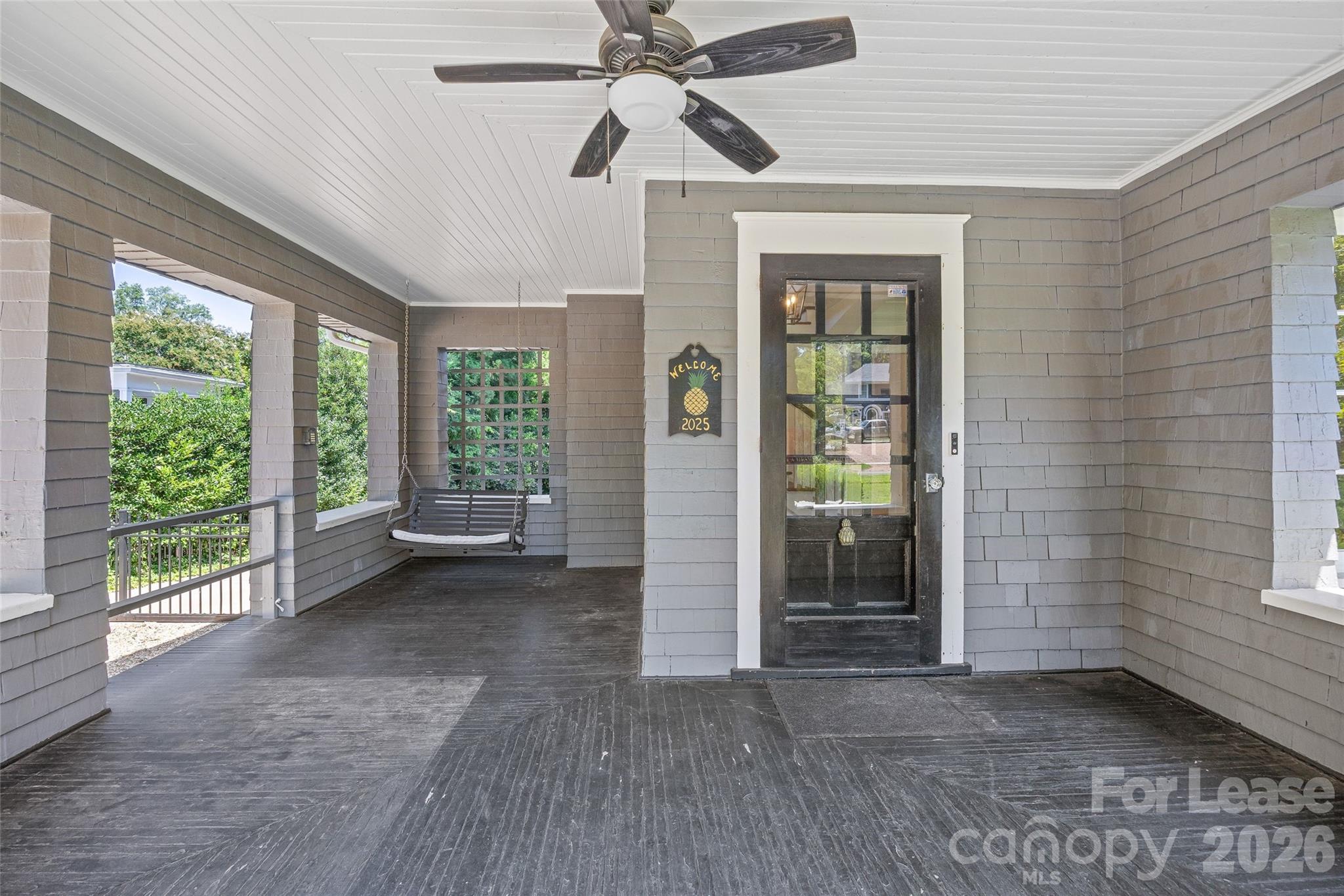 2025 Sharon Road Property Photo 3