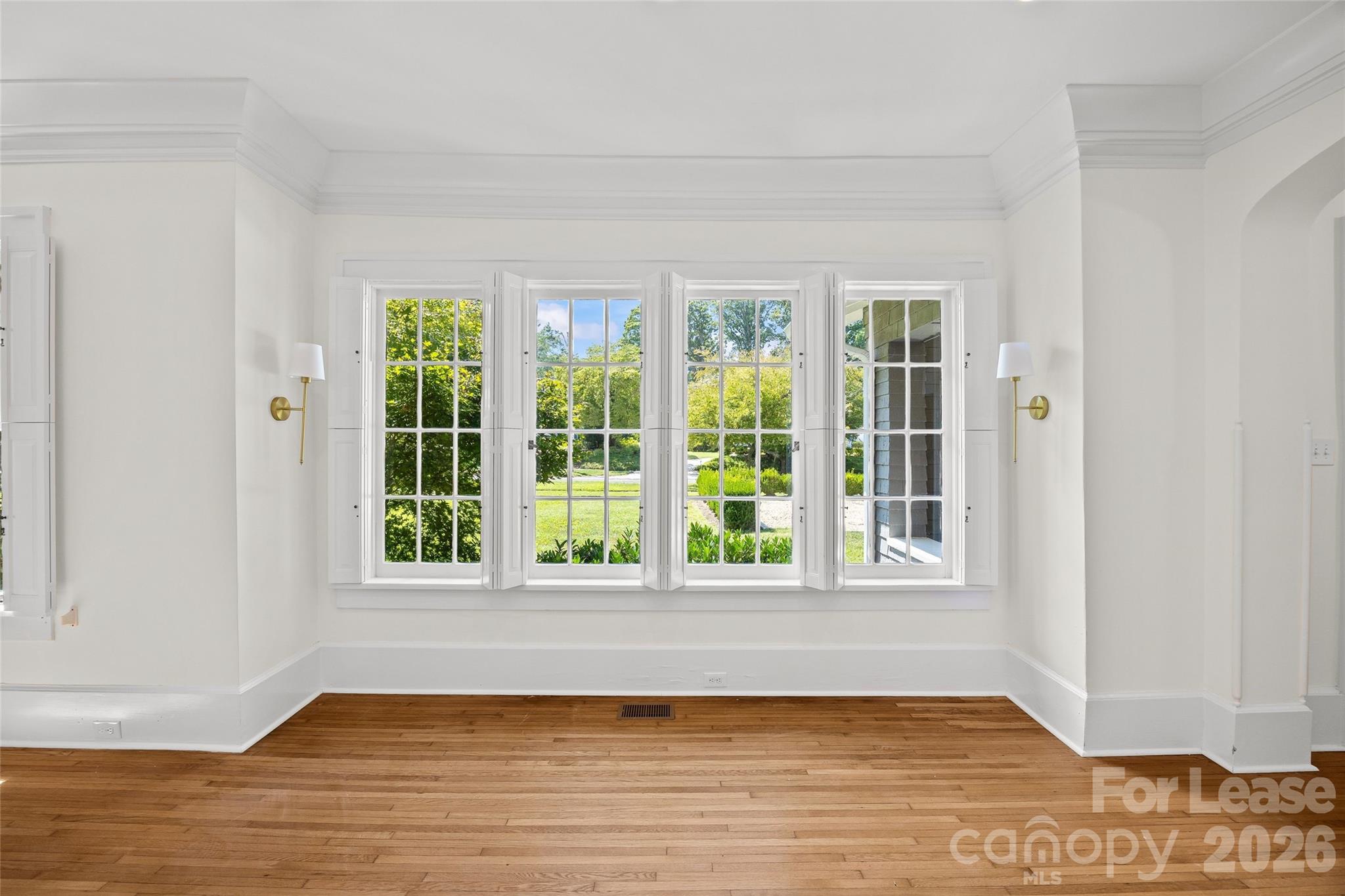 2025 Sharon Road Property Photo 7