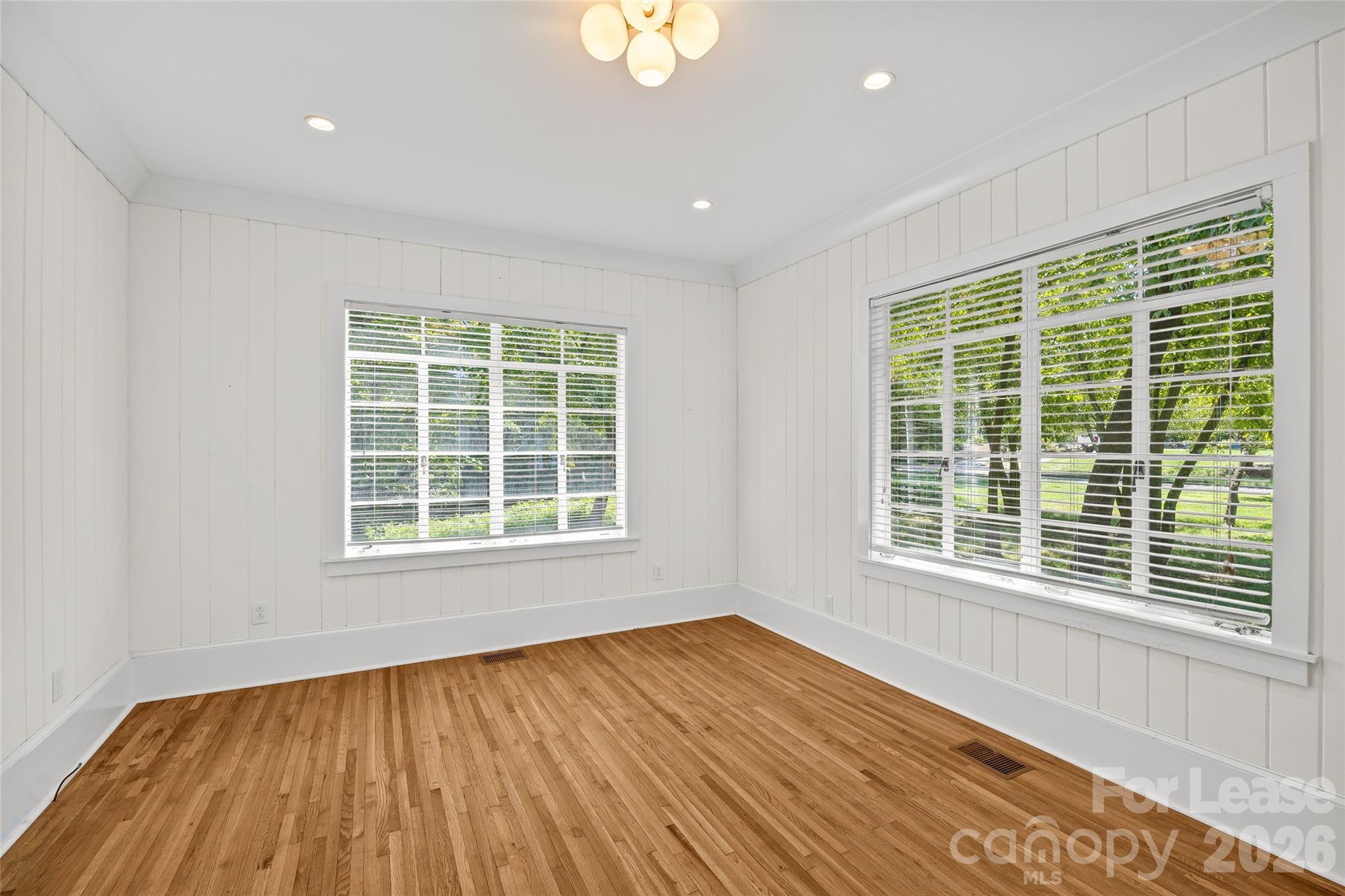 2025 Sharon Road Property Photo 11