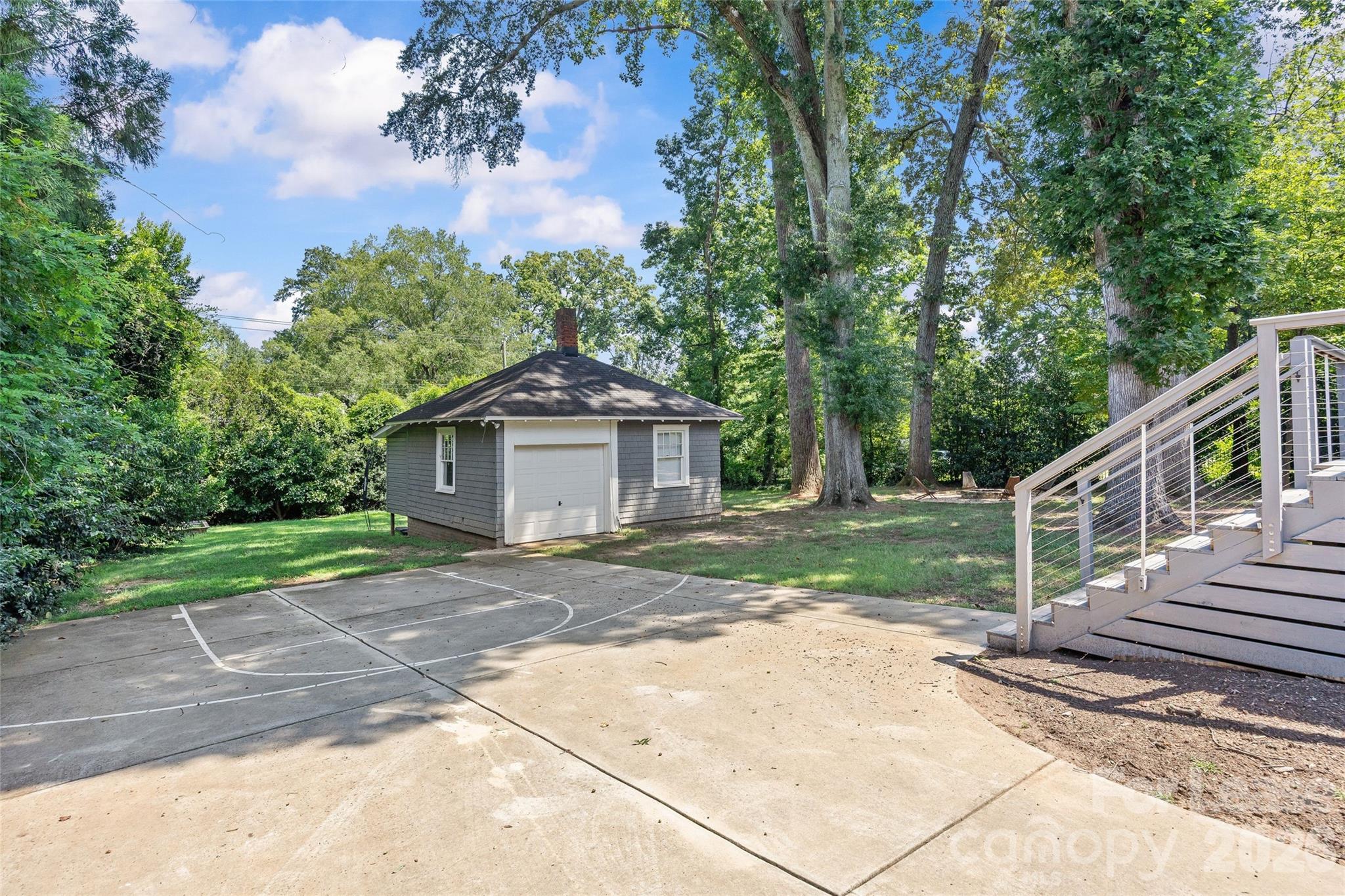 2025 Sharon Road Property Photo 25
