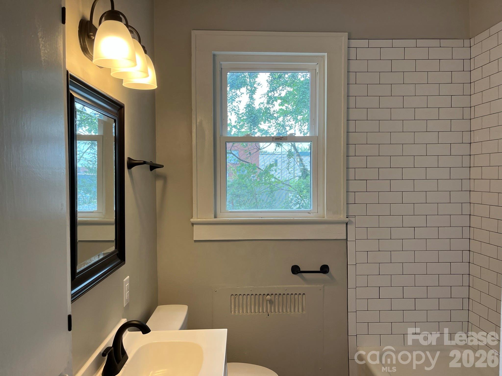 237 N 2nd Street Property Photo 6