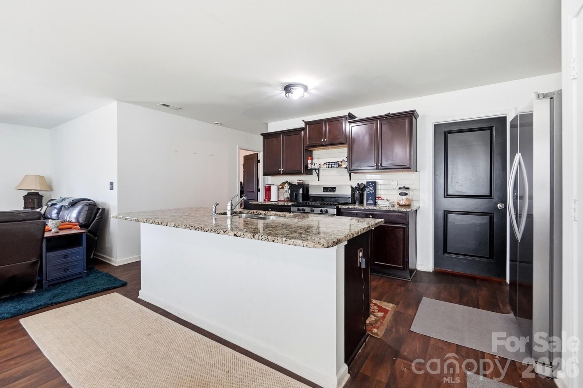 1718 Aldershot Court Property Photo 4
