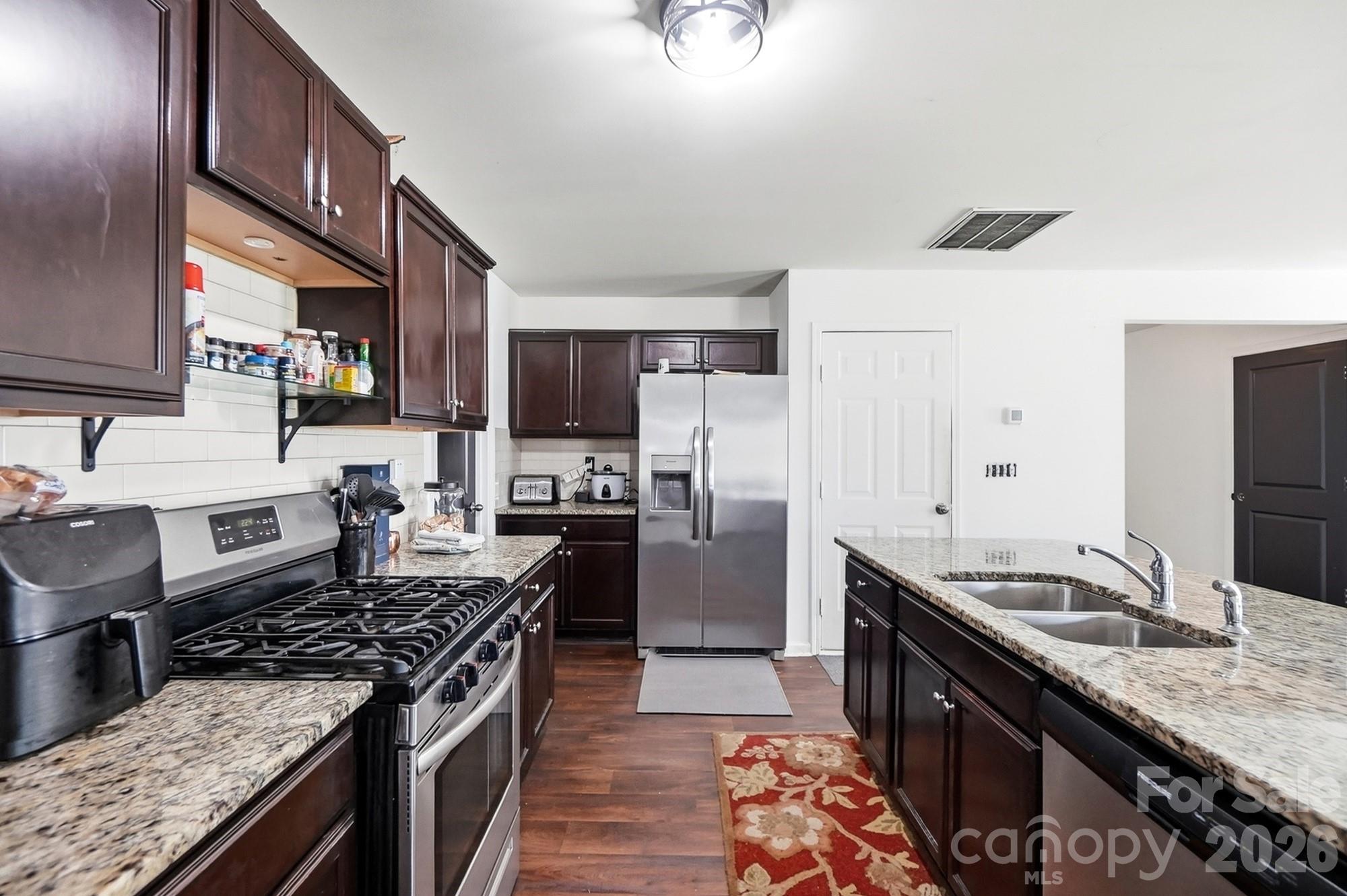1718 Aldershot Court Property Photo 7