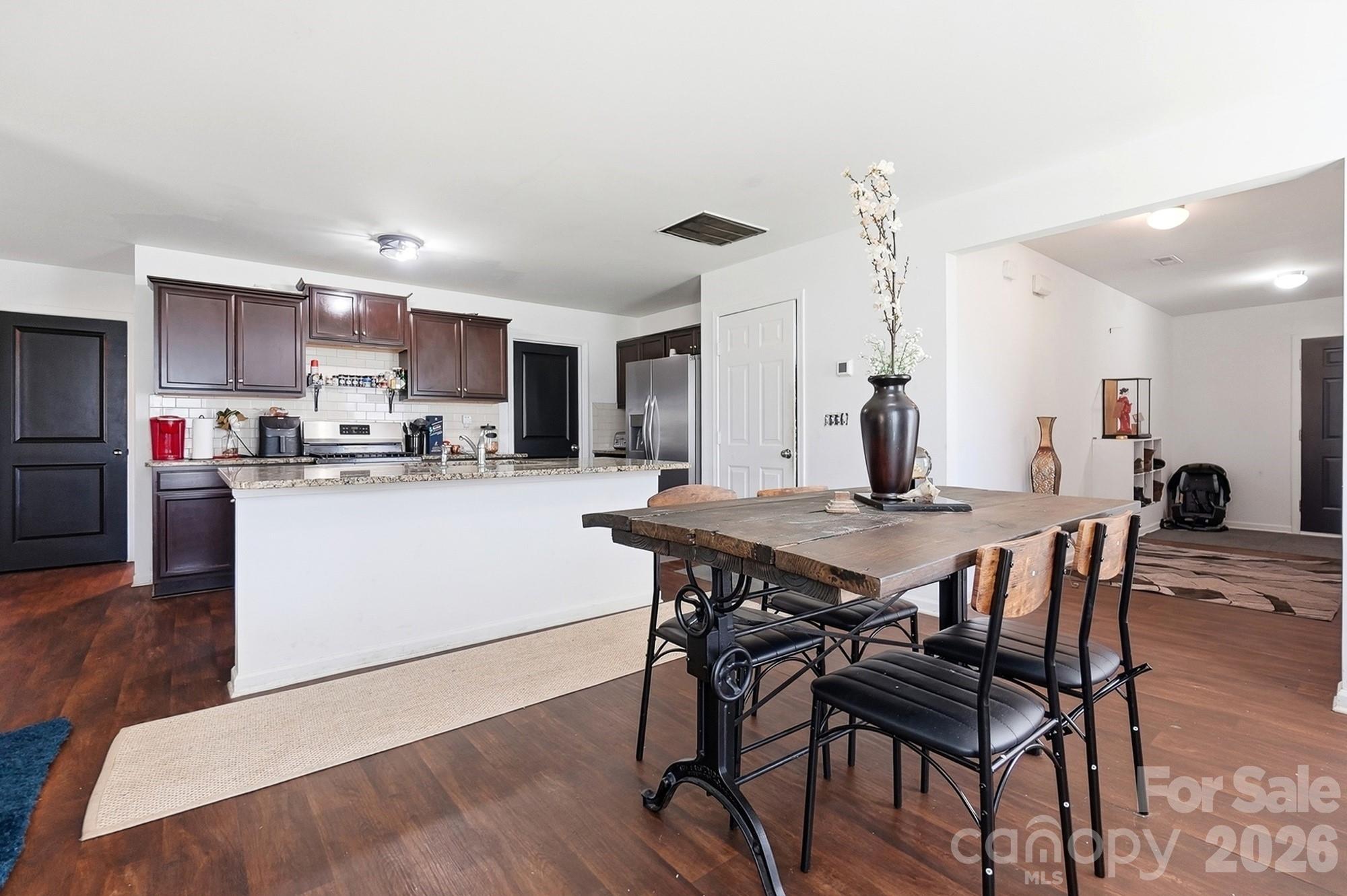1718 Aldershot Court Property Photo 11