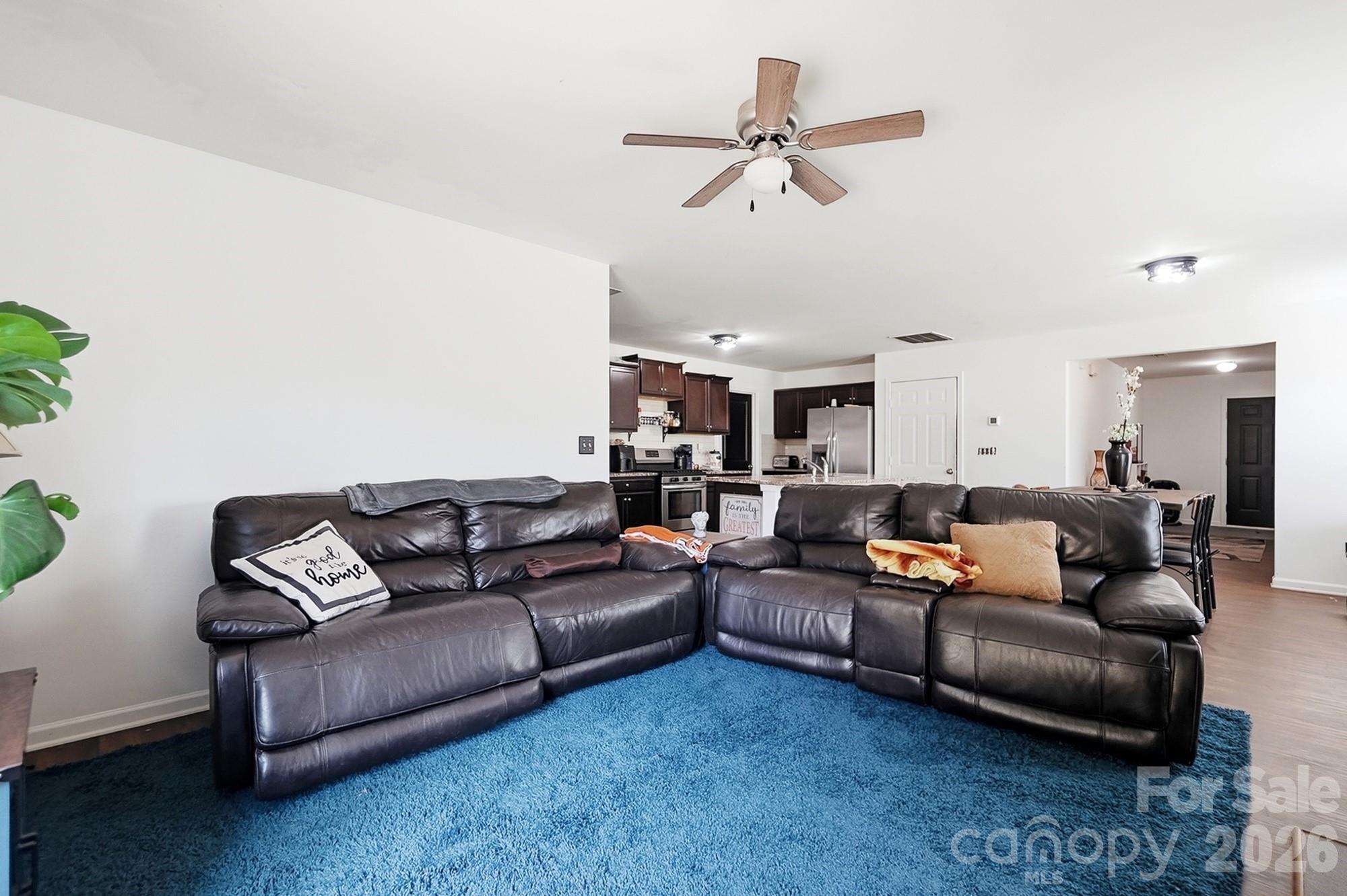 1718 Aldershot Court Property Photo 14