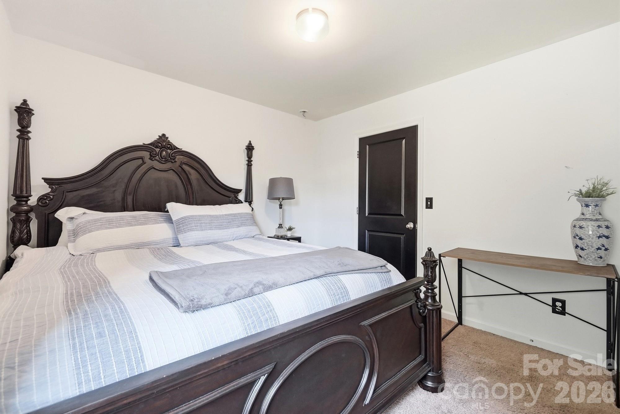1718 Aldershot Court Property Photo 19