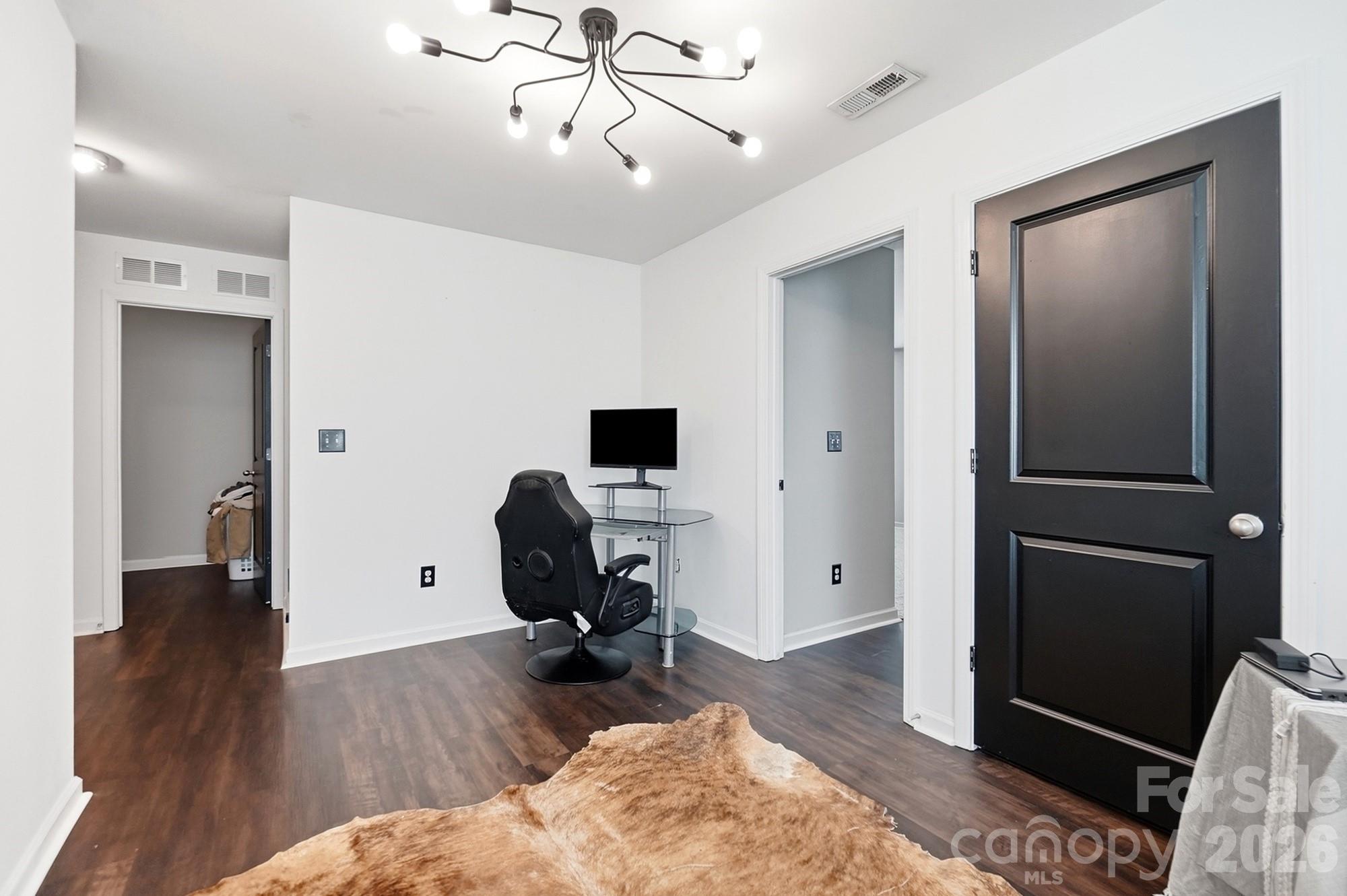 1718 Aldershot Court Property Photo 21
