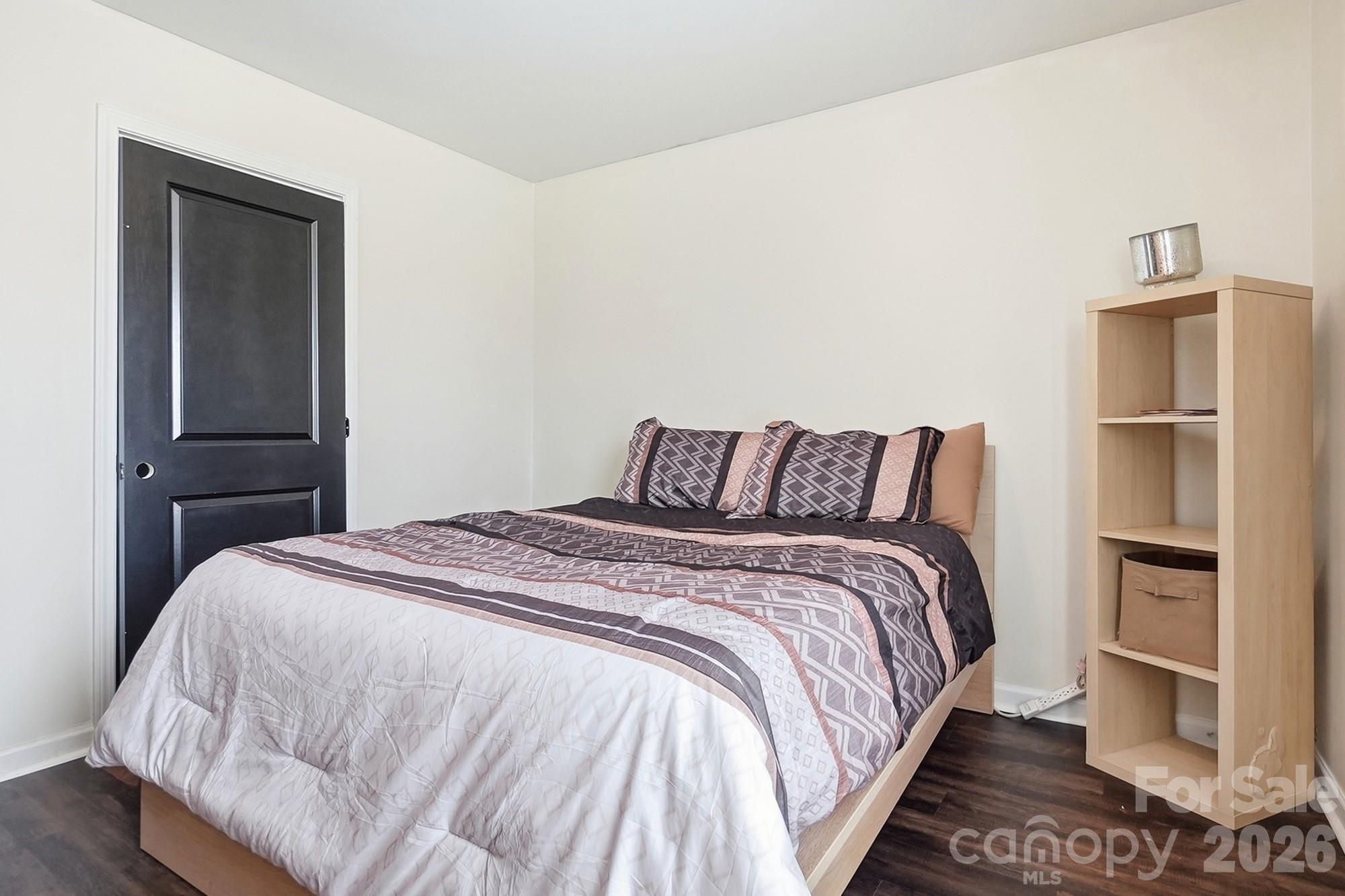 1718 Aldershot Court Property Photo 31