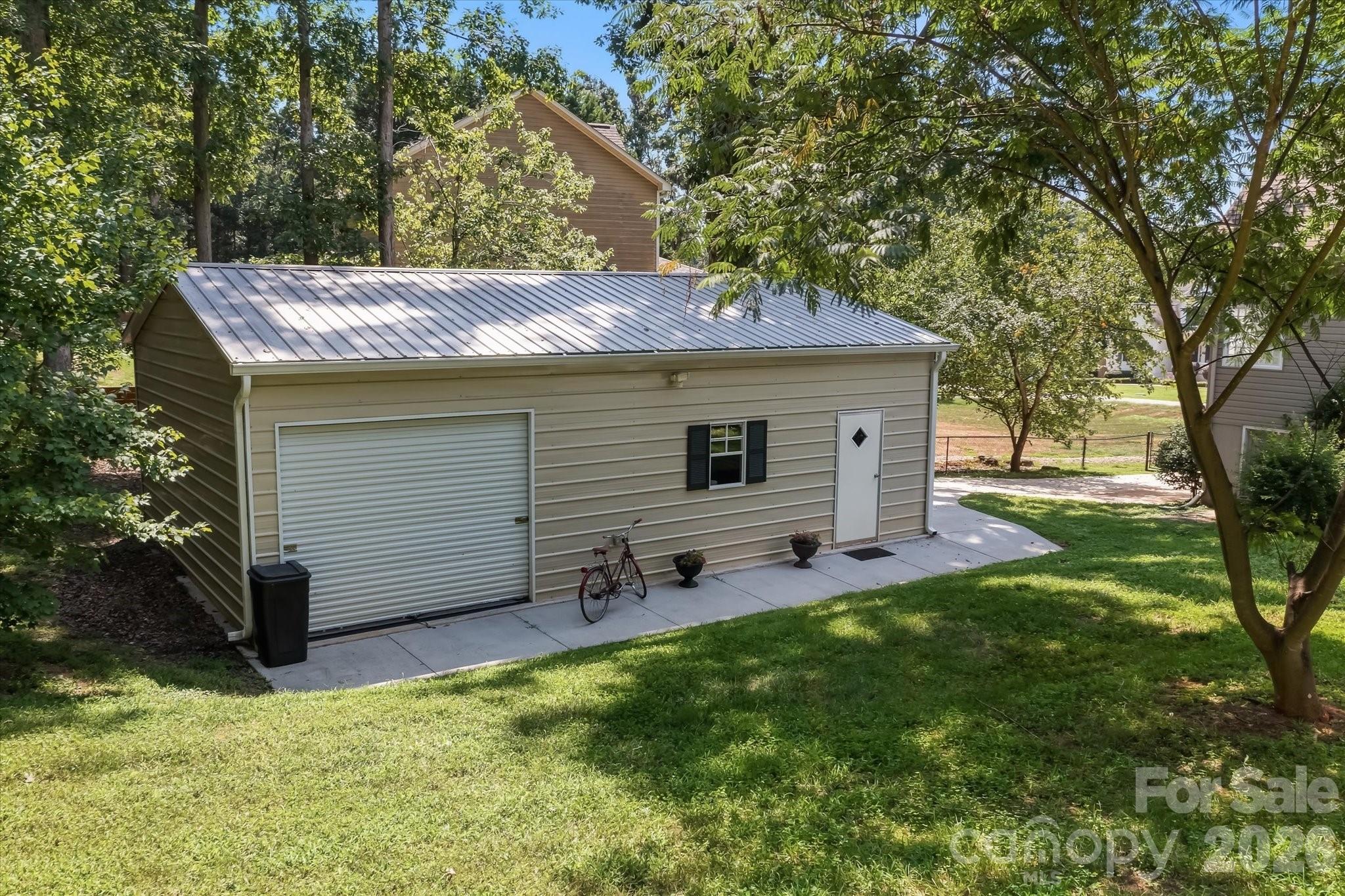 6168 Neptune Drive Property Photo 1