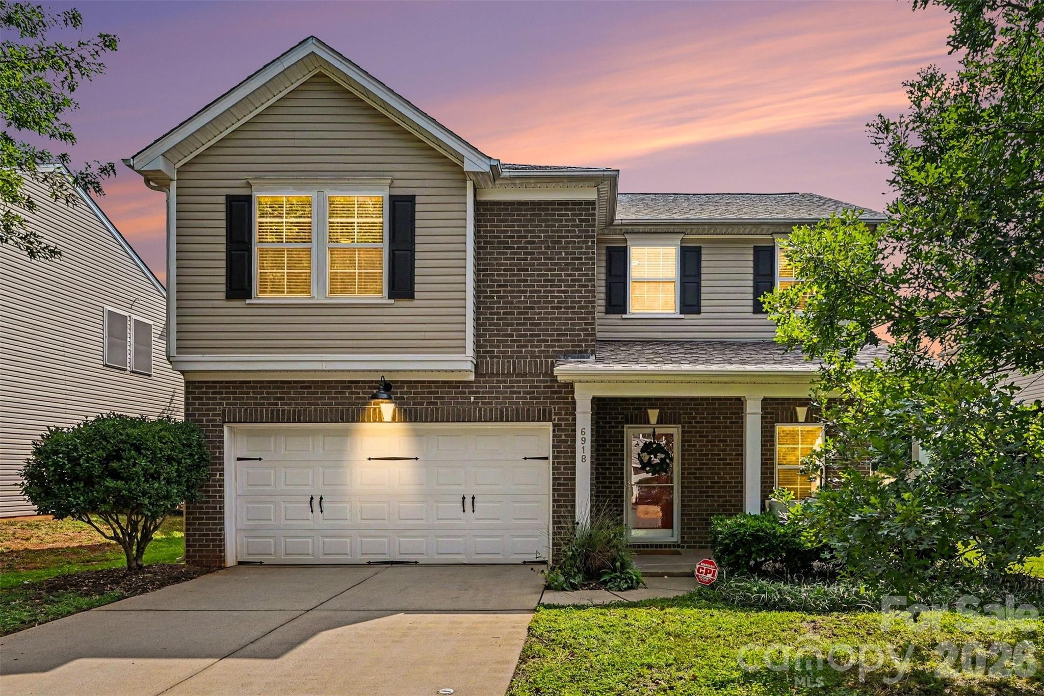 6918 Barefoot Forest Drive Property Photo 1