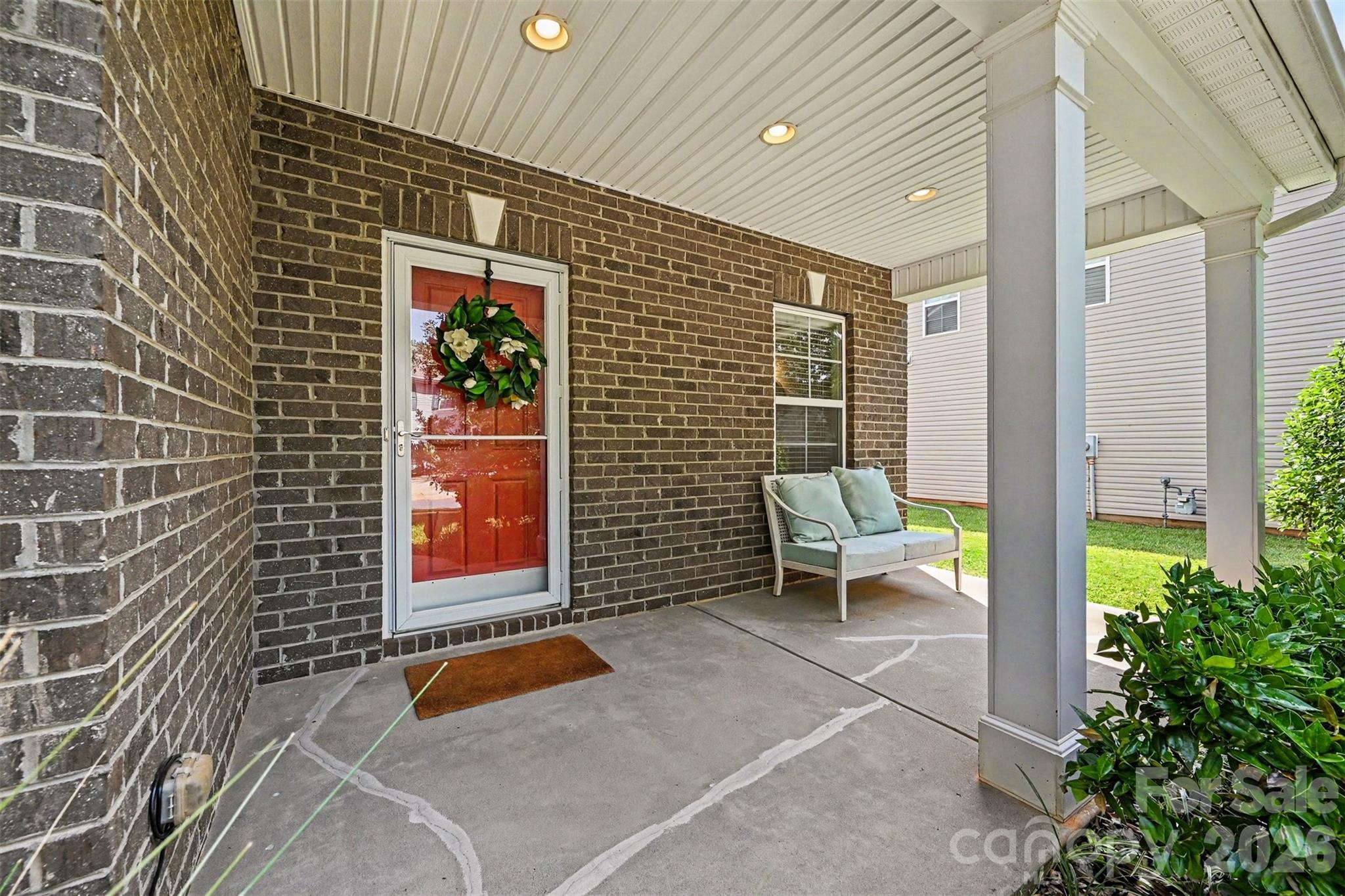 6918 Barefoot Forest Drive Property Photo 2