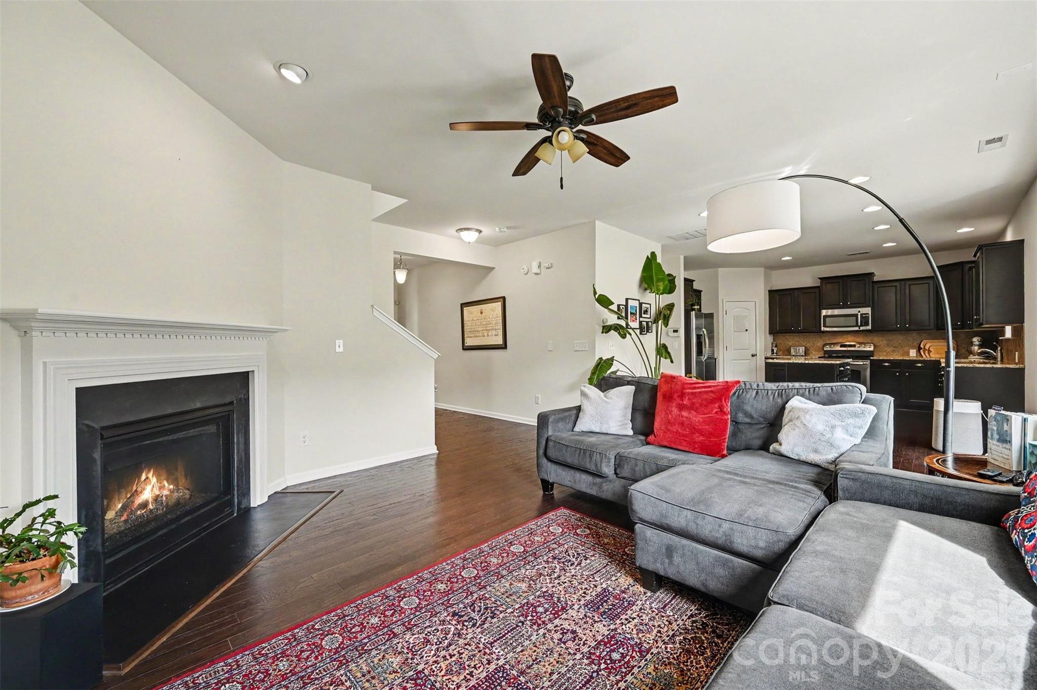 6918 Barefoot Forest Drive Property Photo 5