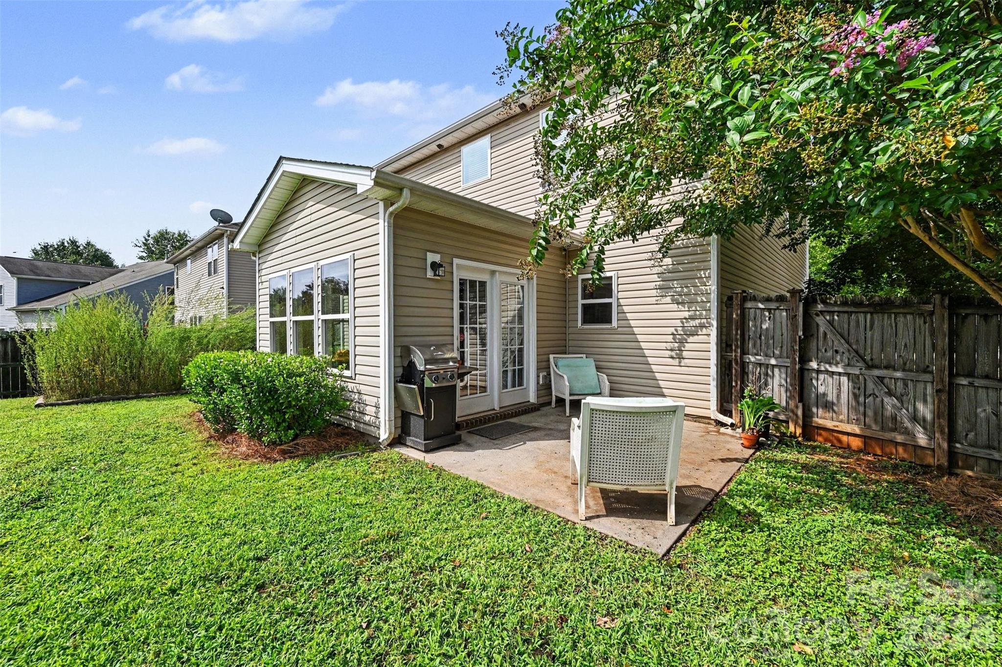 6918 Barefoot Forest Drive Property Photo 24