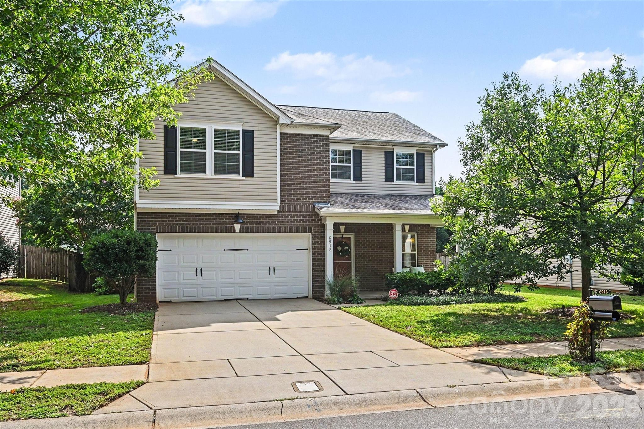6918 Barefoot Forest Drive Property Photo 28