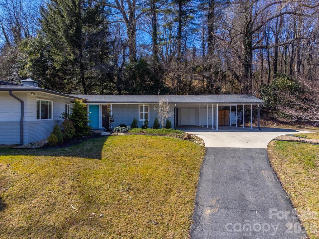 240 North Country Club Drive Property Photo 1