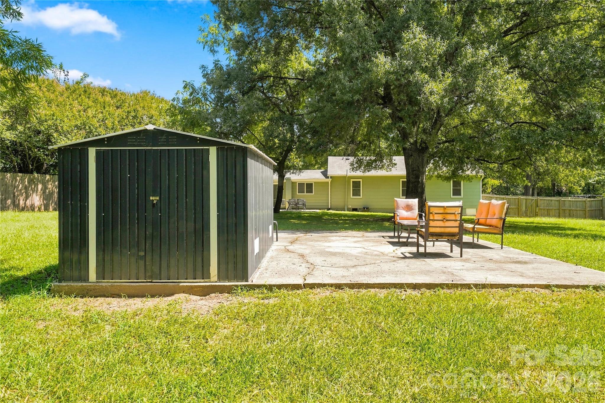 8008 Chapman Street Property Photo 5