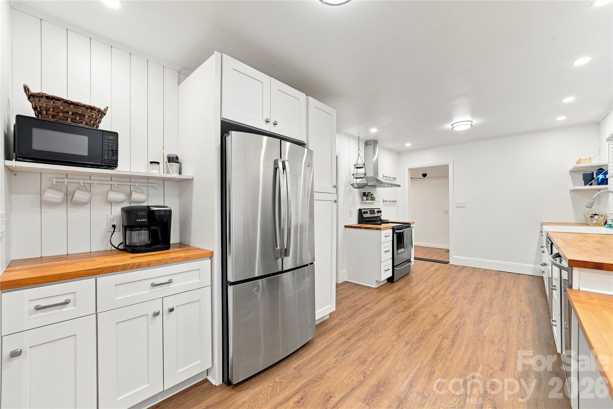 8008 Chapman Street Property Photo 12