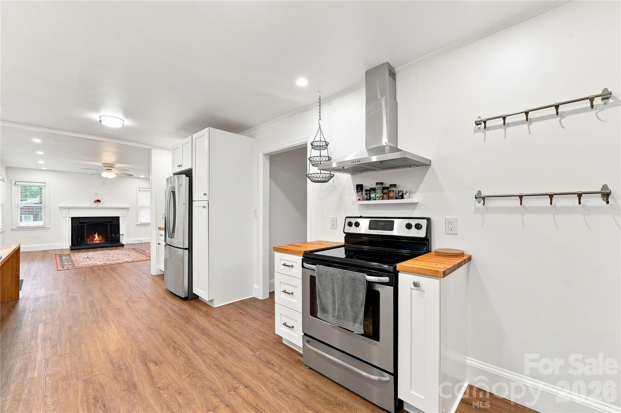 8008 Chapman Street Property Photo 13