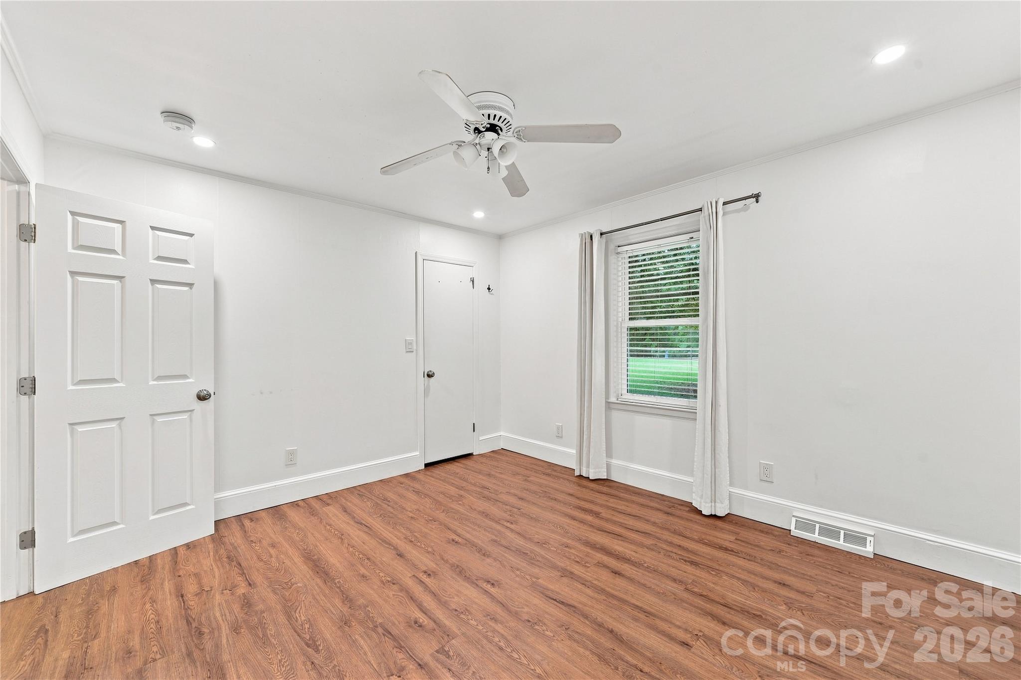 8008 Chapman Street Property Photo 19