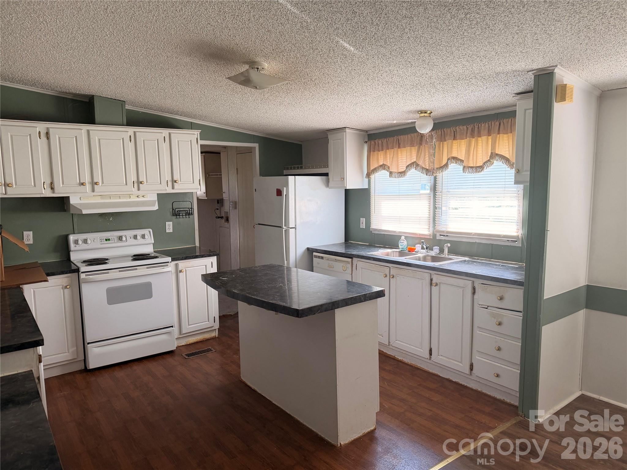160 Rock Olive Drive Property Photo 2
